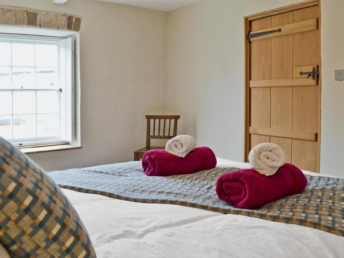 The Mill Farmhouse Llandybie Bagian luar foto
